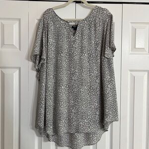 Torrid Gray and White Patterned Blouse